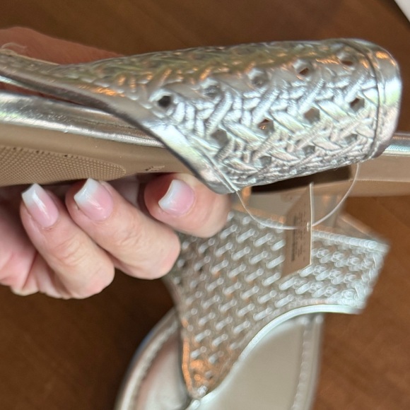 NWT Talbots Metallic Silver Woven Sandals SZ 9 Never Worn - Picture 6 of 12